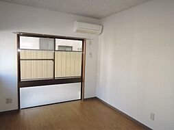 アゼリアハイツ 102 1階ワンルームのリビング/ダイニング