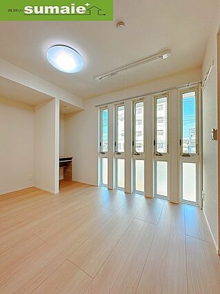 CityStationFront_内装_1