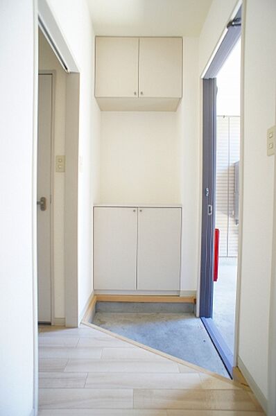 画像9:【玄関】鍵置きスペースのある下駄箱、小物なども置けて便利です★