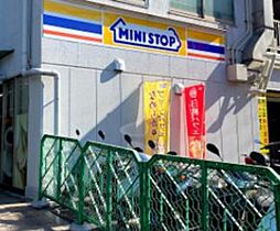 ミニストップ吉兆東名川崎店 644m