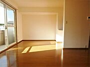 明るいお部屋です