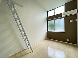 パインズデフィIII 1階ワンルームのリビング/ダイニング