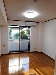 アリエーテII 1階ワンルームのリビング/ダイニング