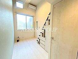 MJ TERRACE TAKASAGO 1階ワンルームのリビング/ダイニング