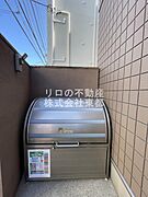 BOXタイプのごみ置き場で清潔ですね♪