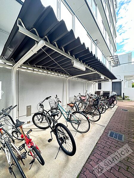 画像6:屋根付き駐輪場。大事な自転車も雨でも安心♪