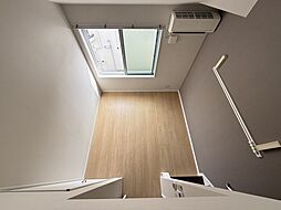 多摩都市モノレール 中央大学・明星大学駅 徒歩8分の賃貸アパート 2階1Kのリビング/ダイニング