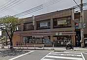 セブンイレブン神戸育英高校南店 714m