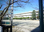 浦安市立浦安小学校 133m
