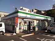 ファミリーマート狭山市役所前店 88m