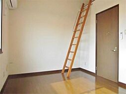 メゾンドラック 203. 2階1Kのリビング/ダイニング