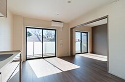 ホワイトガーデン久我山 3階2DKのリビング/ダイニング