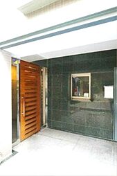 8 / 15