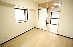 ロイヤルマンション市川 5階2Kのリビング/ダイニング