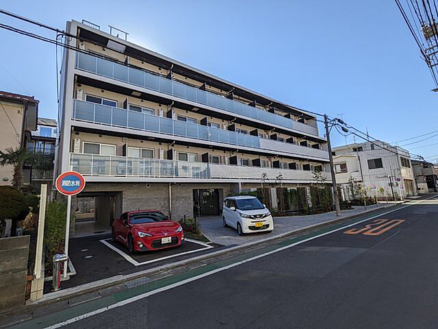 8 / 29