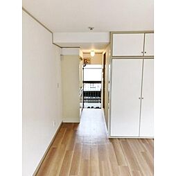 国領アパートメント 2階ワンルームのリビング/ダイニング