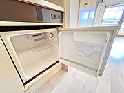 ミニ冷蔵庫付き♪