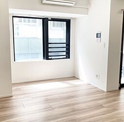 ラ・ヴィータ東上野 2階1LDKのリビング/ダイニング