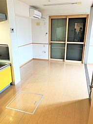 ペアガーデン 201 2階1LDKのリビング/ダイニング