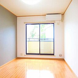 スリー・Ｗｏｏｄ 2階ワンルームのリビング/ダイニング