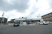 ローソン流山鰭ケ崎駅前店 589m