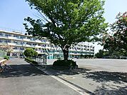 さいたま市立大久保東小学校 558m
