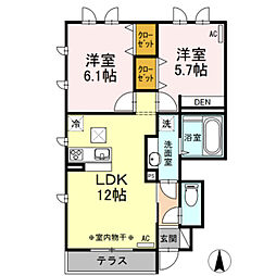 セントフィールド 1階