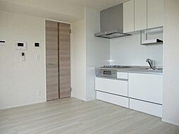 エムスクエア 2階1LDKのリビング/ダイニング