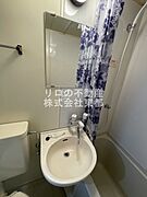 洗面ボウルもついているので、ここで洗顔できますね☆