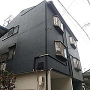 外観西側面。塗装面がきれいに仕上がっています。これで当分は大きな出費の心配もなさそうです。
