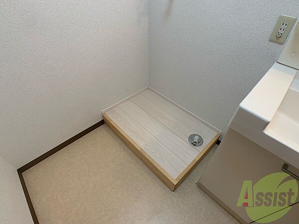画像22:室内に洗濯機置き場があります〜。防犯面でも安心ですね。