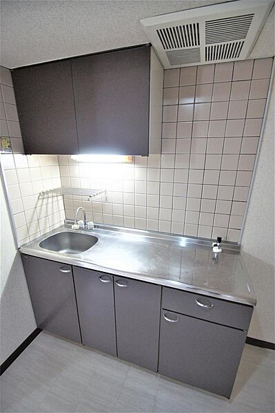 画像13:ガスコンロ設置可能なキッチンです。調理スペースもあります。