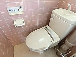 [トイレ] 温水洗浄便座付のトイレです。
