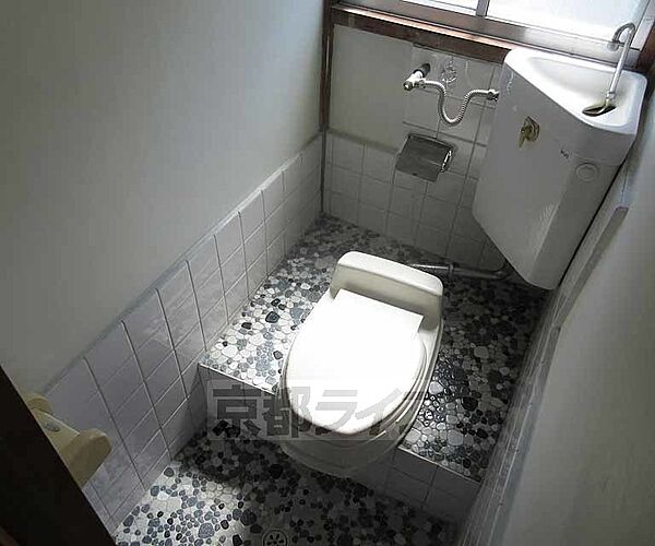 画像8:シンプルなおトイレです