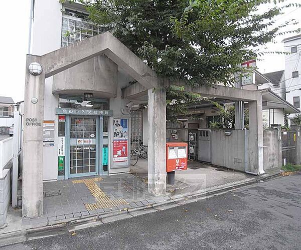 京都小久保郵便局まで181m 最寄は竹田駅。閑静な住宅街の中にございます。