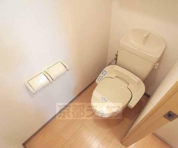 画像7:ウォシュレット付きのトイレです。