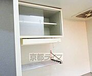 食器や調味料も置けますね・