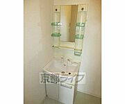 使い勝手のよさそうな洗面台ですね〜