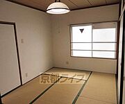 大きな窓の付いたお部屋です