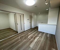 JR片町線(学研都市線) 津田駅 徒歩8分の賃貸アパート 3階1LDKのリビング/ダイニング