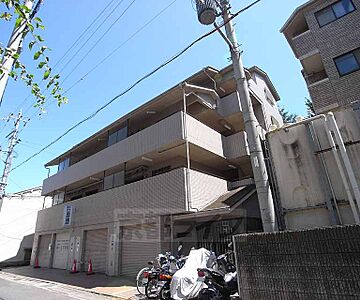 外観:がっちりとしたマンションです。 外観:がっちりとしたマンションです。