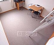 カーペット敷いてあります。
