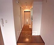 玄関までの廊下です。