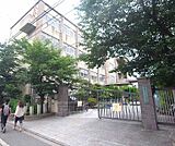 西院小学校まで67m 四条春日通り少し北にあります