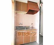 コンパクトなキッチン。