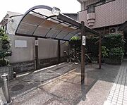 屋根付きの駐輪場です。