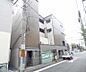 外観：別角度からの建物外観です。向かって左が建物入口です