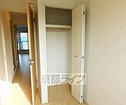 洋服も収納できますね。