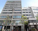 京都南病院まで650m 西大路七条の交差点を東に入って頂いた七条通り沿いにあります。