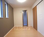 明るく広い部屋です。